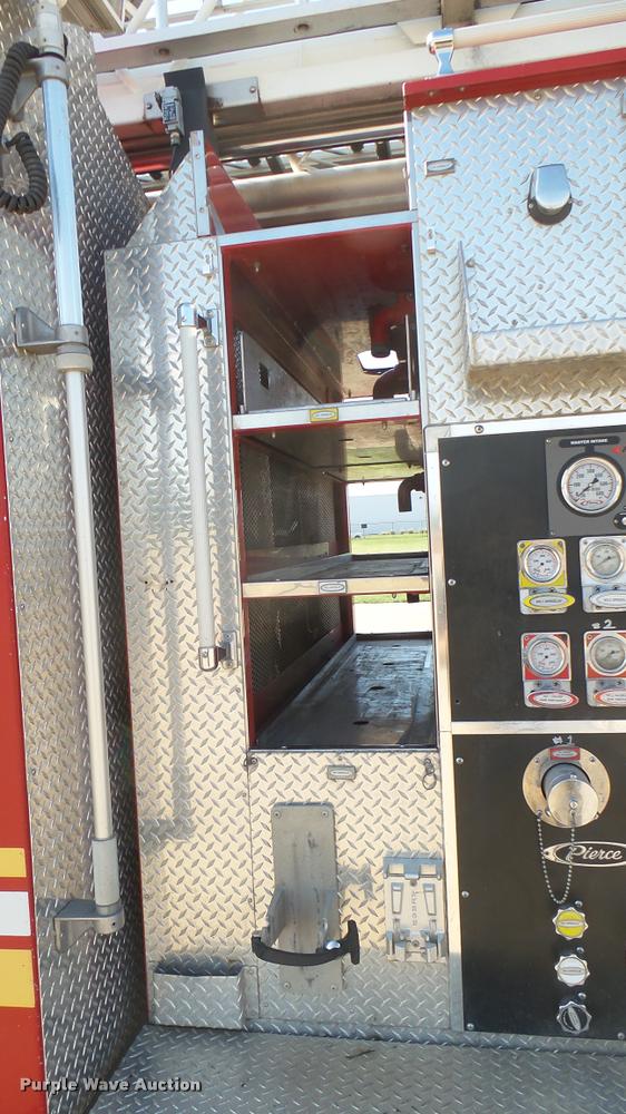 image for item L2267 2004 Pierce Quint ladder fire truck