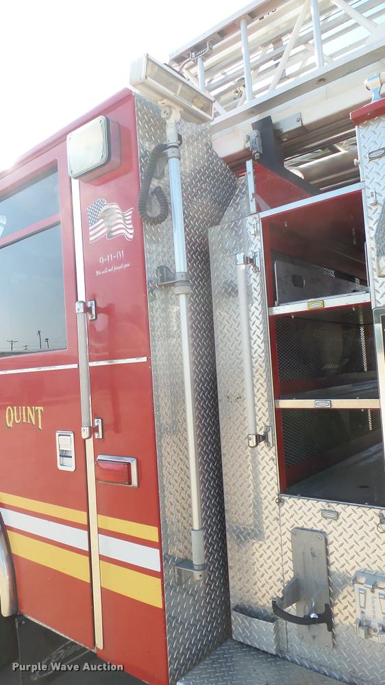 image for item L2267 2004 Pierce Quint ladder fire truck