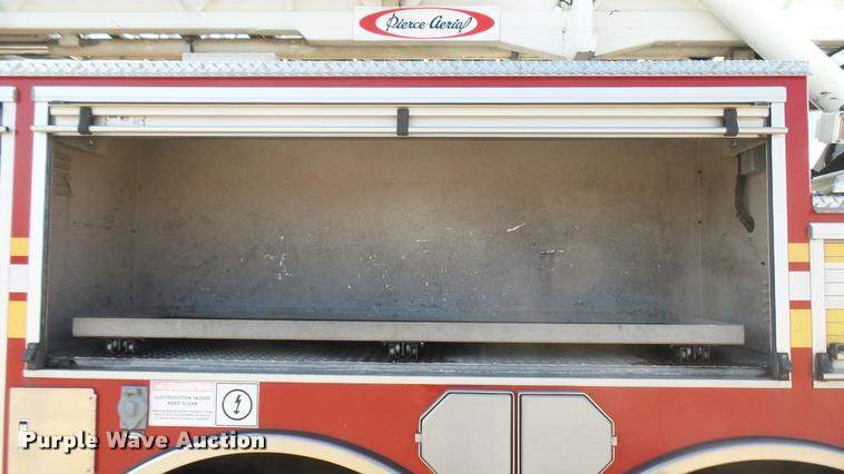 image for item L2267 2004 Pierce Quint ladder fire truck