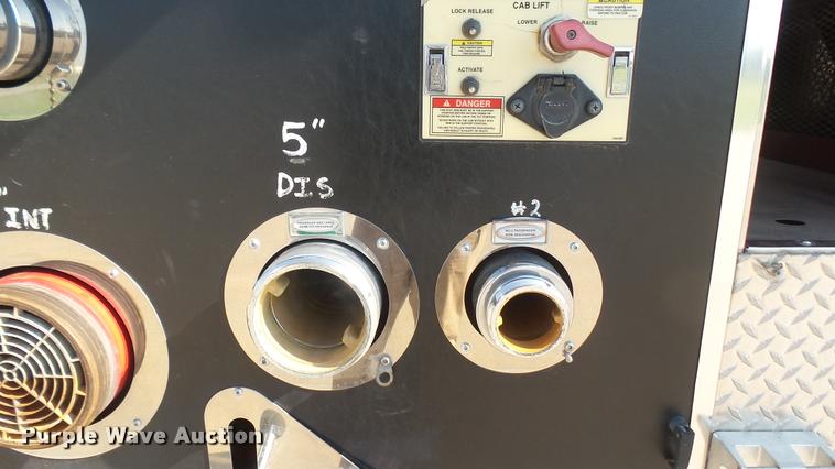 image for item L2267 2004 Pierce Quint ladder fire truck