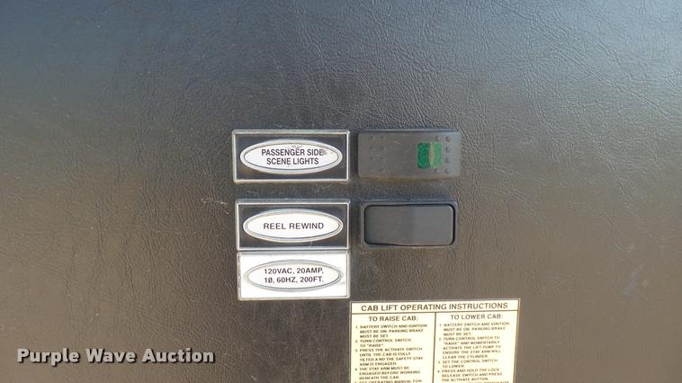 image for item L2267 2004 Pierce Quint ladder fire truck