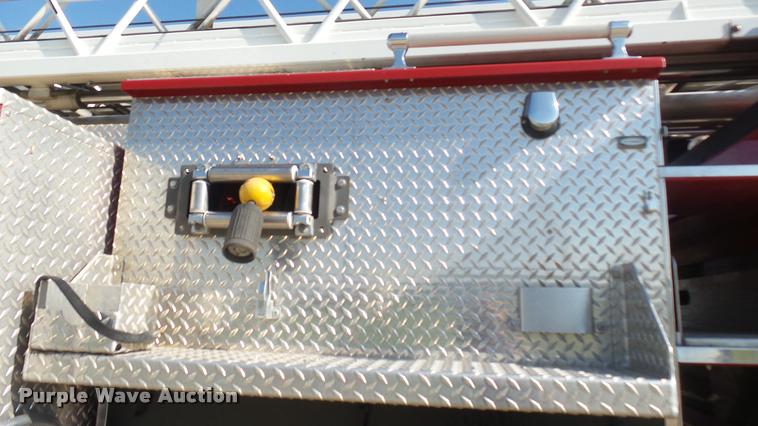 image for item L2267 2004 Pierce Quint ladder fire truck