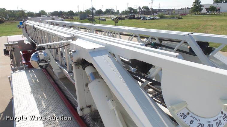 image for item L2267 2004 Pierce Quint ladder fire truck