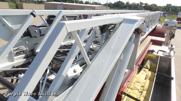 image for item L2267 2004 Pierce Quint ladder fire truck