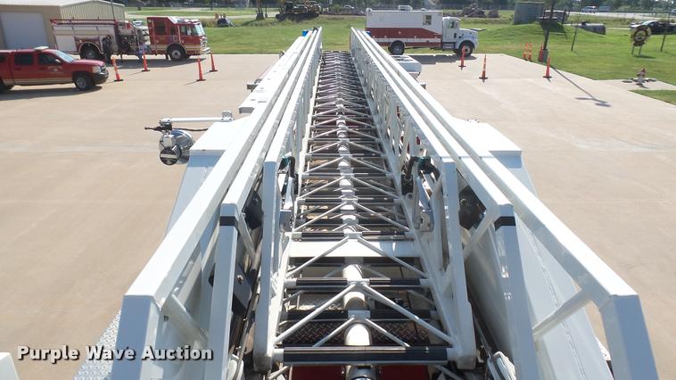 image for item L2267 2004 Pierce Quint ladder fire truck