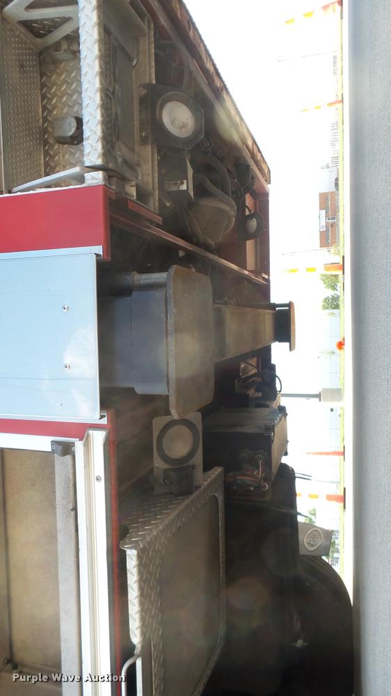 image for item L2267 2004 Pierce Quint ladder fire truck