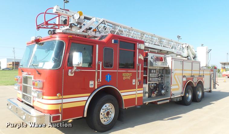 image for item L2268 2003 Pierce Quint ladder fire truck