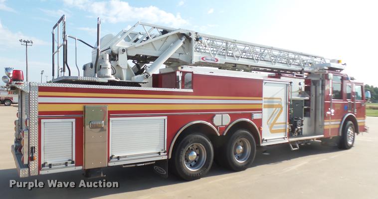 image for item L2268 2003 Pierce Quint ladder fire truck