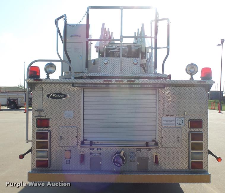 image for item L2268 2003 Pierce Quint ladder fire truck
