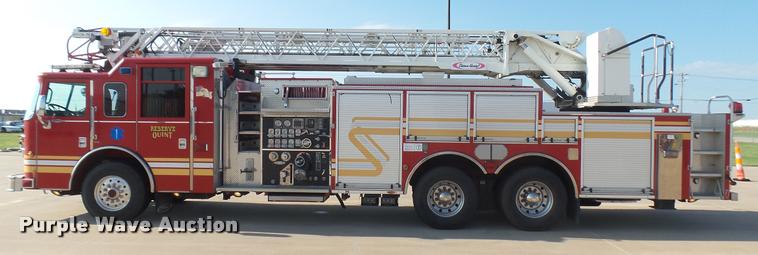 image for item L2268 2003 Pierce Quint ladder fire truck