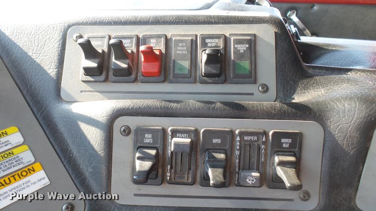 image for item L2268 2003 Pierce Quint ladder fire truck