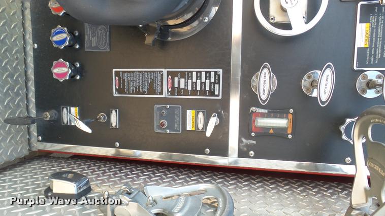 image for item L2268 2003 Pierce Quint ladder fire truck