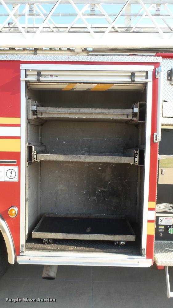 image for item L2268 2003 Pierce Quint ladder fire truck