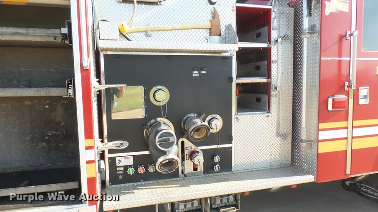 image for item L2268 2003 Pierce Quint ladder fire truck