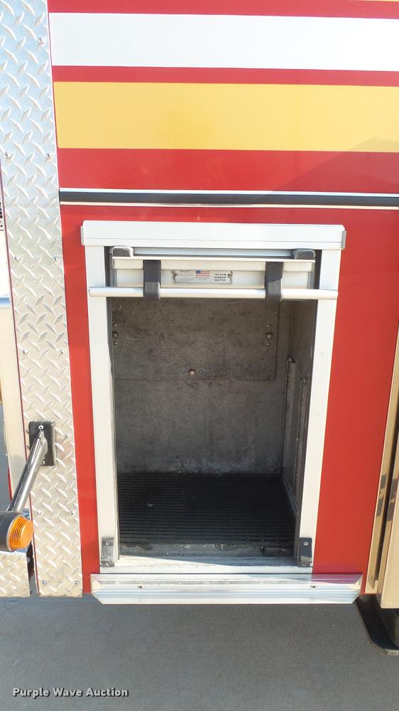 image for item L2268 2003 Pierce Quint ladder fire truck