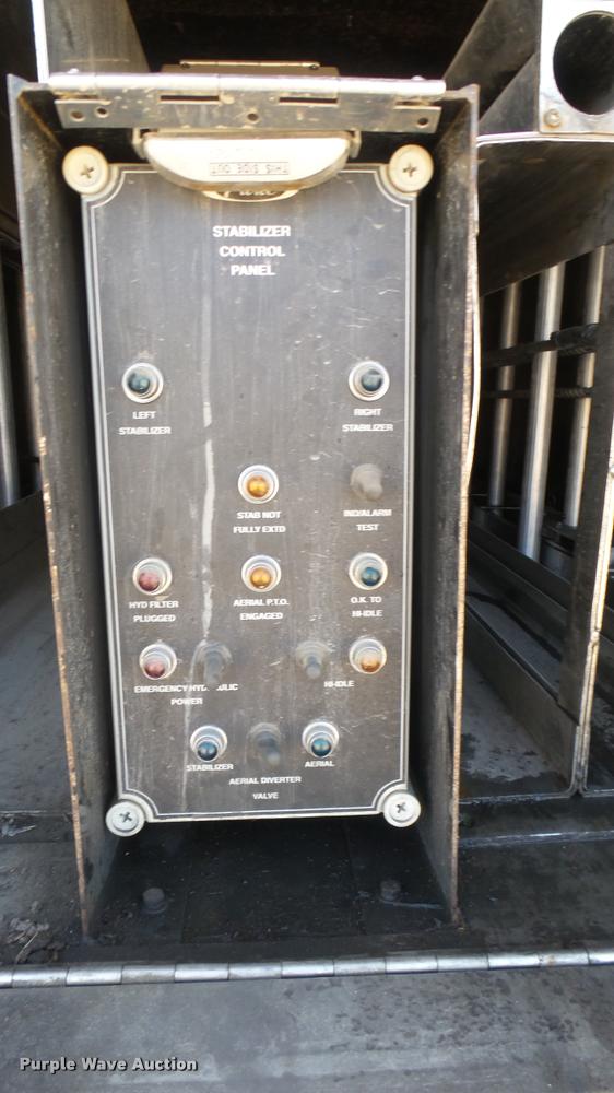 image for item L2268 2003 Pierce Quint ladder fire truck