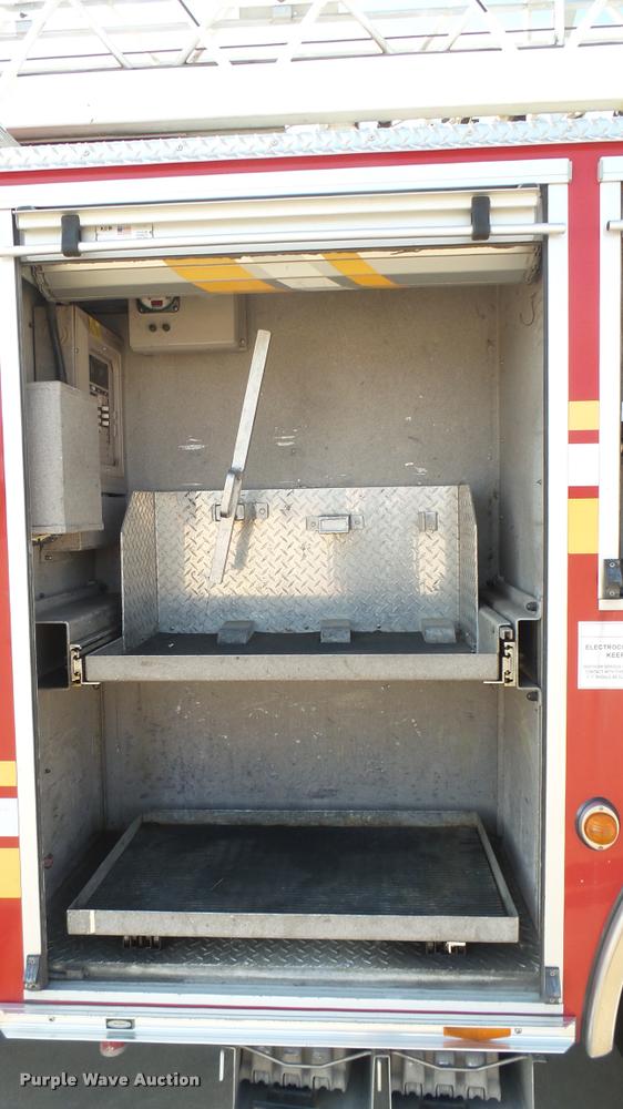 image for item L2268 2003 Pierce Quint ladder fire truck