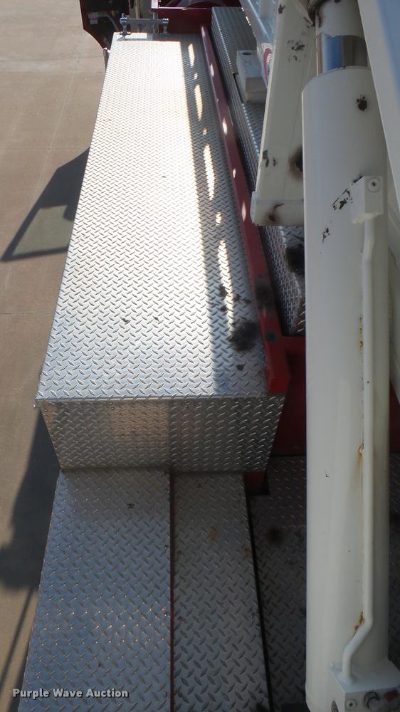 image for item L2268 2003 Pierce Quint ladder fire truck