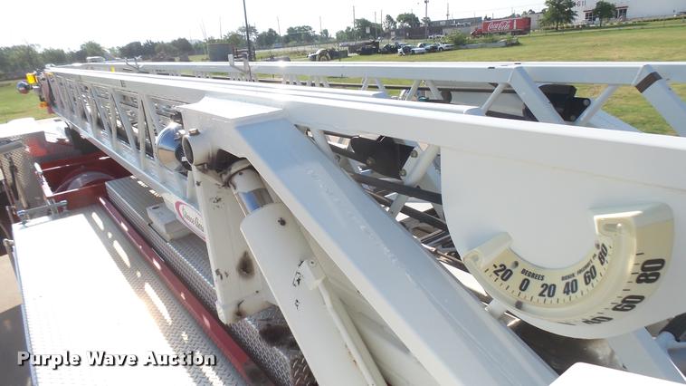 image for item L2268 2003 Pierce Quint ladder fire truck