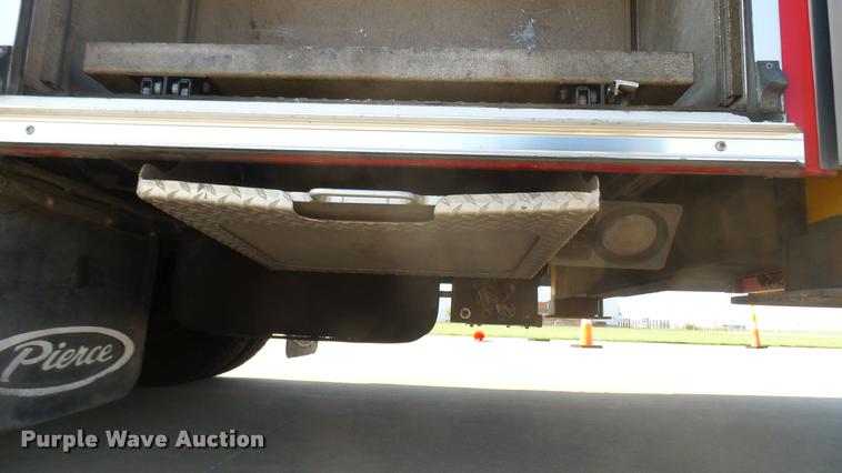 image for item L2268 2003 Pierce Quint ladder fire truck