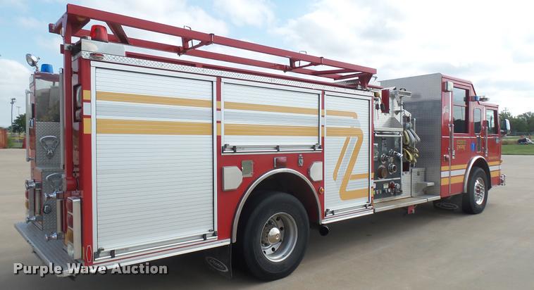 image for item L2269 2003 Pierce pumper fire truck