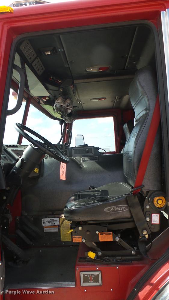 image for item L2269 2003 Pierce pumper fire truck