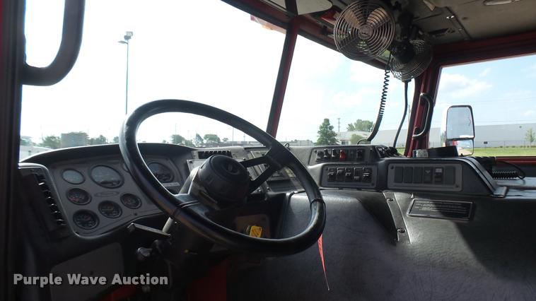 image for item L2269 2003 Pierce pumper fire truck