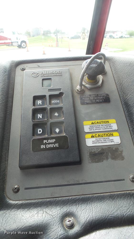 image for item L2269 2003 Pierce pumper fire truck