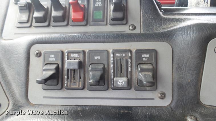 image for item L2269 2003 Pierce pumper fire truck