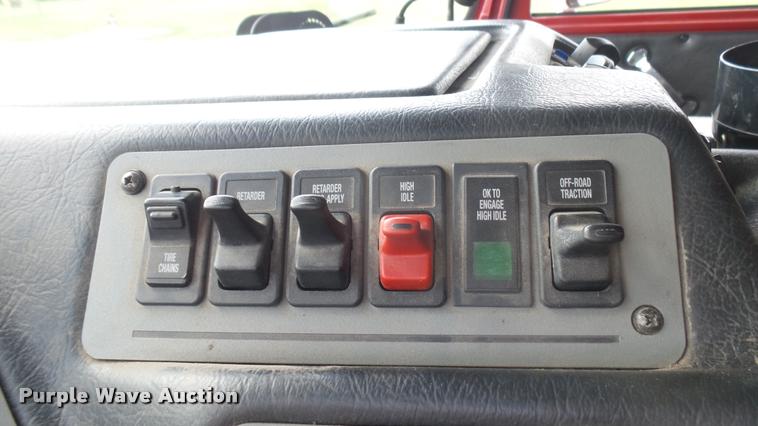 image for item L2269 2003 Pierce pumper fire truck