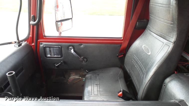 image for item L2269 2003 Pierce pumper fire truck