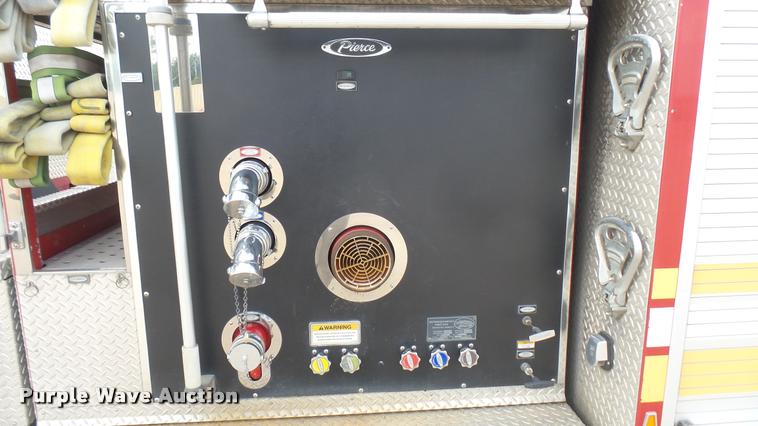 image for item L2269 2003 Pierce pumper fire truck