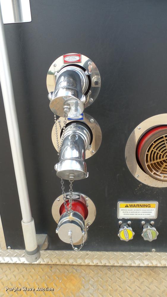 image for item L2269 2003 Pierce pumper fire truck