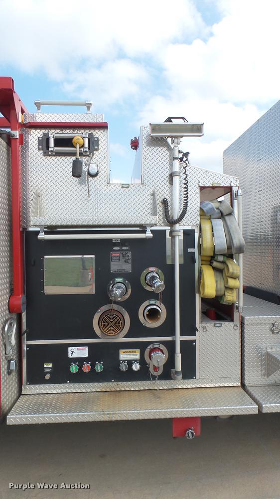 image for item L2269 2003 Pierce pumper fire truck