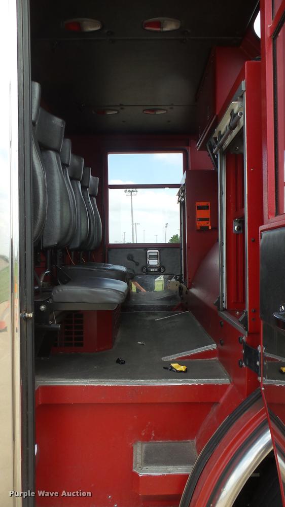 image for item L2269 2003 Pierce pumper fire truck