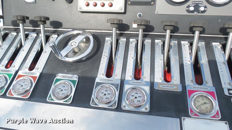 image for item L2269 2003 Pierce pumper fire truck