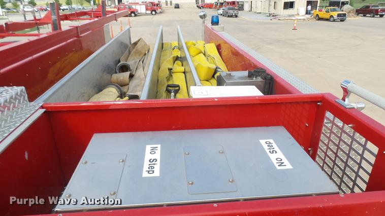 image for item L2269 2003 Pierce pumper fire truck