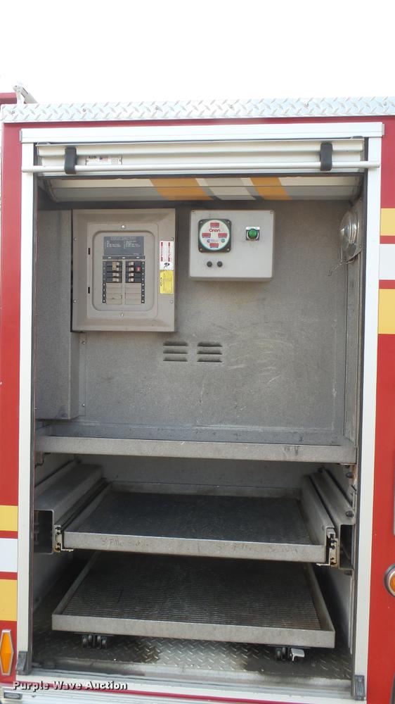 image for item L2269 2003 Pierce pumper fire truck