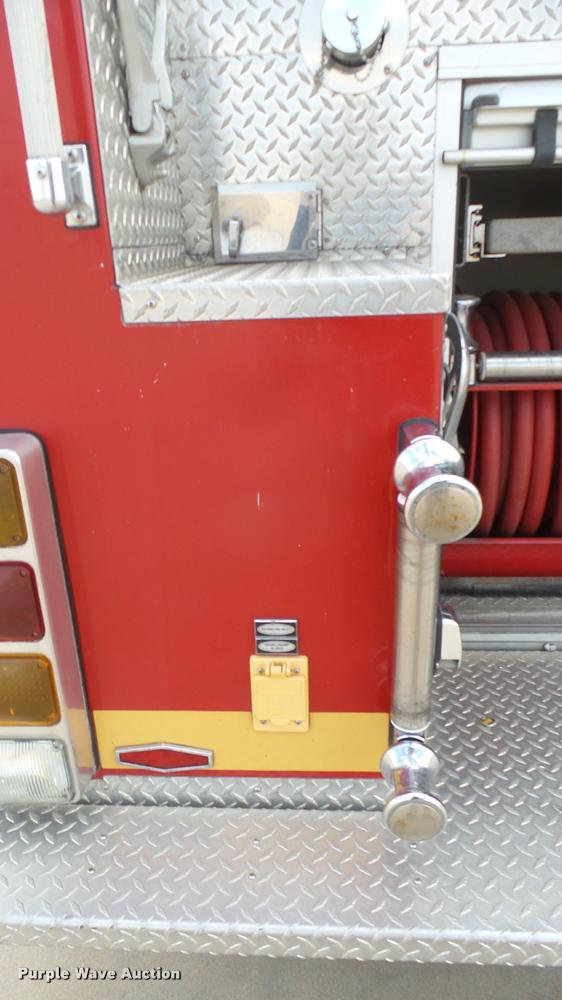image for item L2269 2003 Pierce pumper fire truck