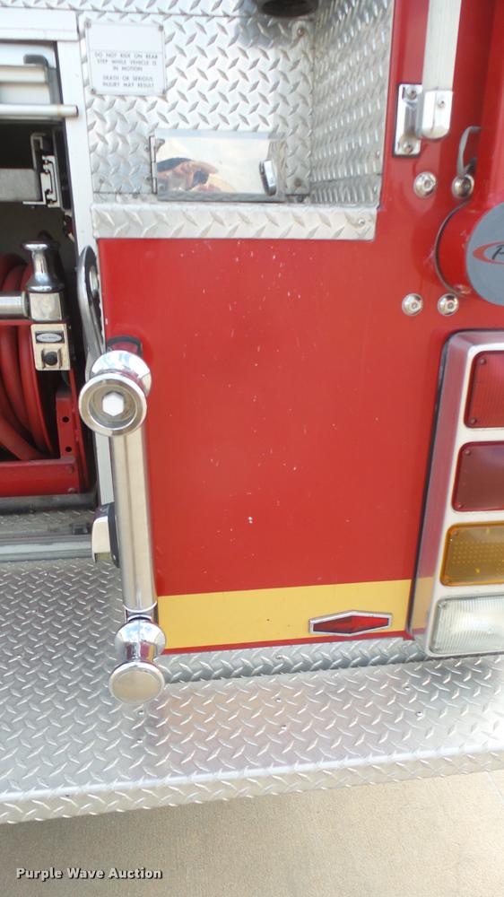 image for item L2269 2003 Pierce pumper fire truck