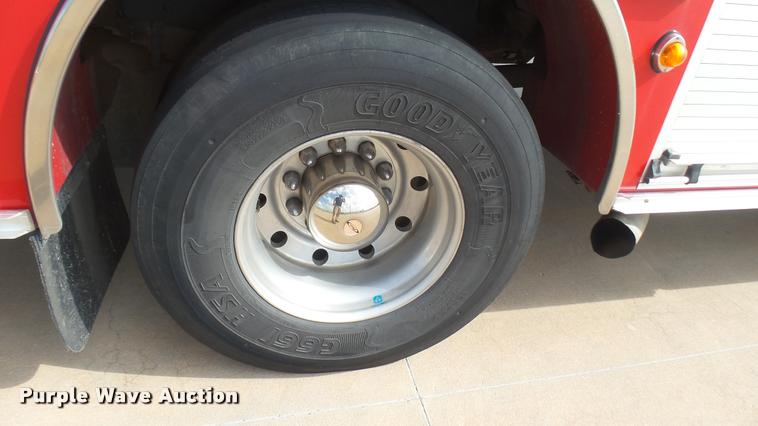 image for item L2269 2003 Pierce pumper fire truck