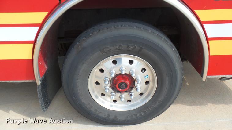 image for item L2269 2003 Pierce pumper fire truck