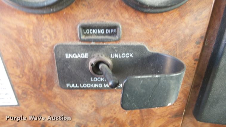 image for item L2270 2004 Peterbilt 330 rescue truck