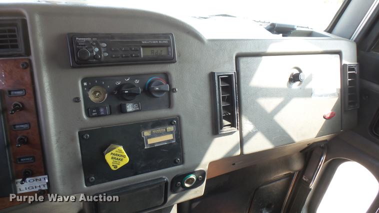 image for item L2270 2004 Peterbilt 330 rescue truck