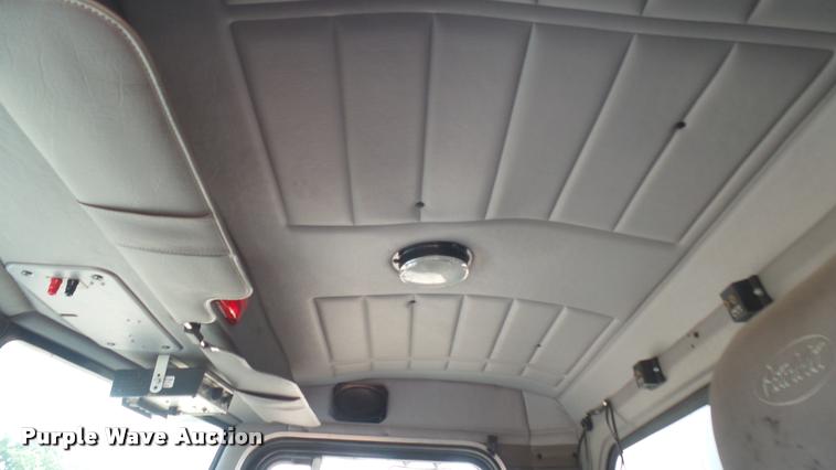 image for item L2270 2004 Peterbilt 330 rescue truck