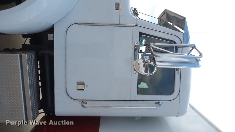 image for item L2270 2004 Peterbilt 330 rescue truck