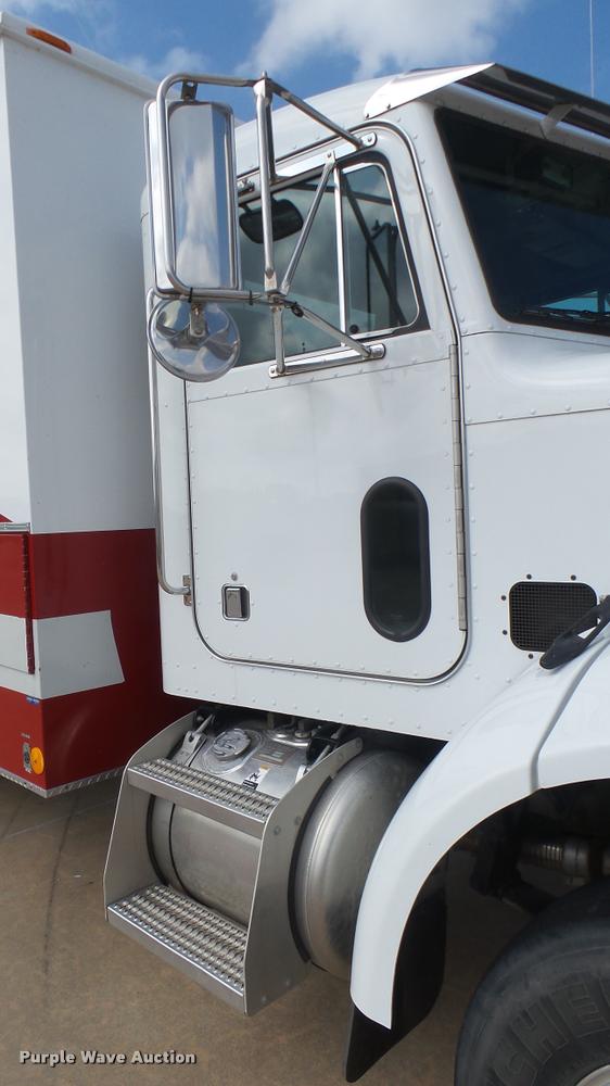 image for item L2270 2004 Peterbilt 330 rescue truck