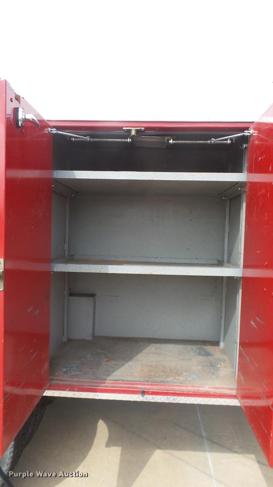 image for item L2270 2004 Peterbilt 330 rescue truck