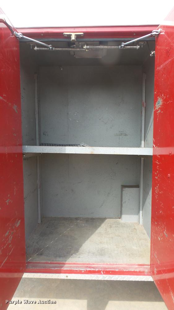 image for item L2270 2004 Peterbilt 330 rescue truck