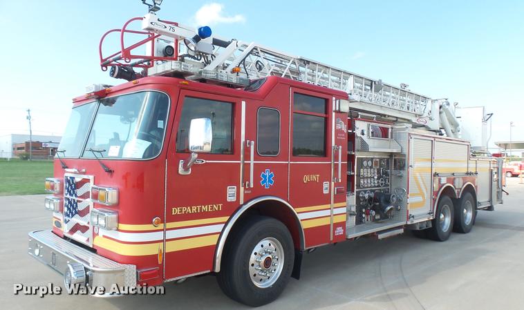 image for item L2271 2004 Pierce Quint ladder fire truck